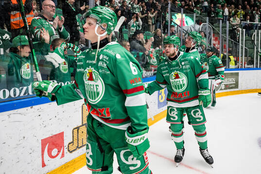 Rögles Jesper Pettersson jublar