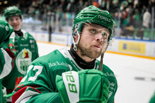 Rögles Jesper Pettersson jublar