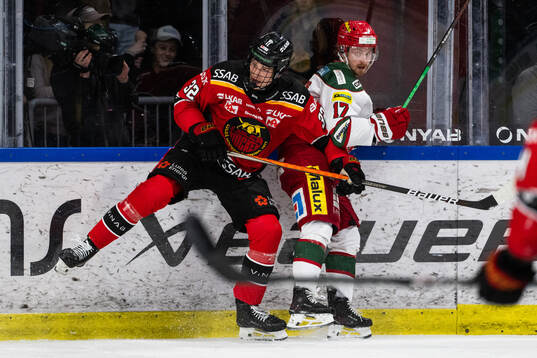 Luleås William Håkansson och Modos Riley Woods