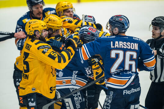 Skellefteås Luke Witkowski och Växjös Emil Larsson