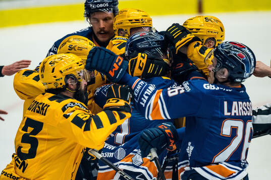 Skellefteås Luke Witkowski och Växjös Emil Larsson