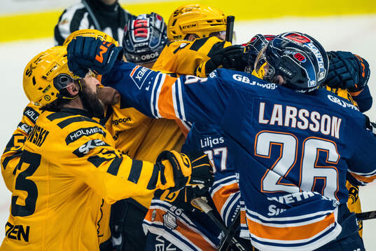 Skellefteås Luke Witkowski och Växjös Emil Larsson