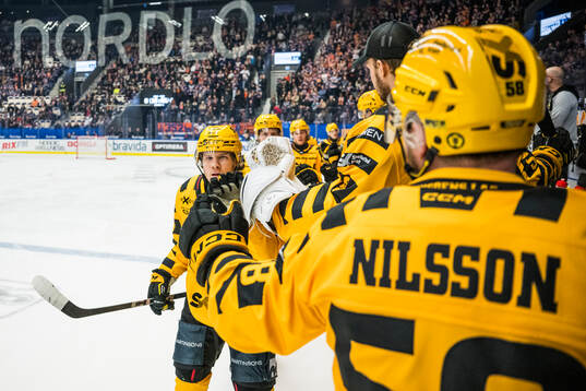 Skellefteås Anton Heikkinen jublar