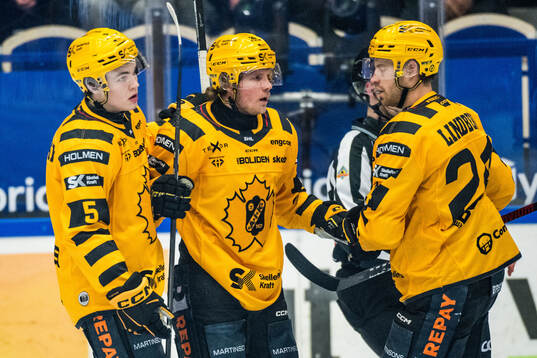 Skellefteås Anton Heikkinen jublar