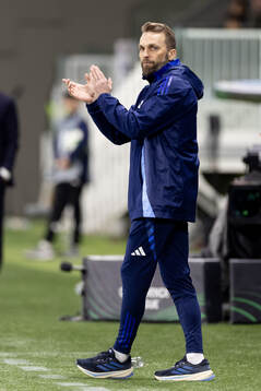 Head coach Jani Honkavaara of Djurgården