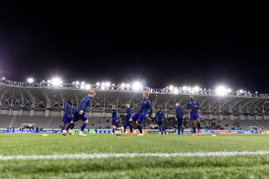 Players of Djurgården warm up