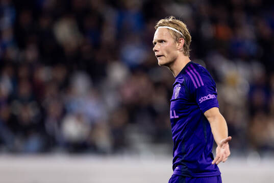 Tobias Gulliksen of Djurgården reacts