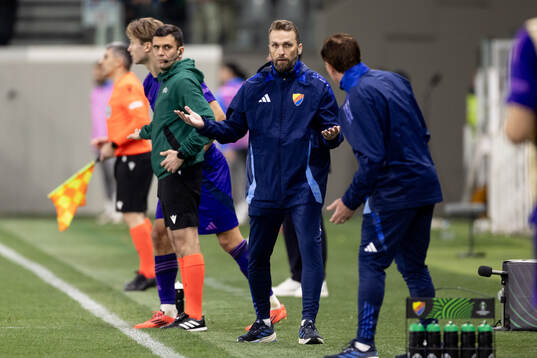 head coach Jani Honkavaara of Djurgården