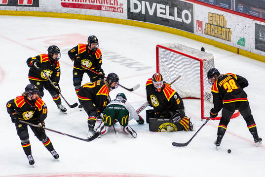 Brynäs Julia Östlund, Maude Poulin-Labelle, Anna Brenkle,