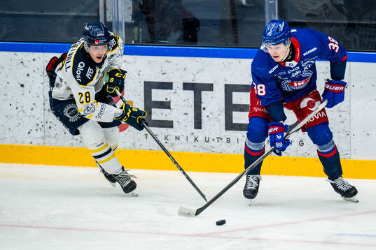 Bläddra bland fler bilder av Ishockey, Hockeyallsvenskan, Oskarshamn - Södertälje
