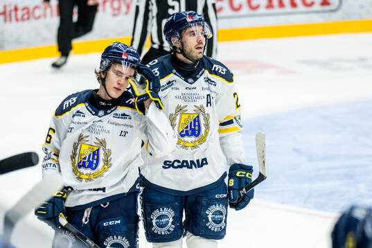 Södertäljes Filip Hesselvall och Jacob Dahlström deppar