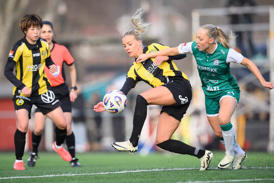 Hammarbys Lotta Ökvist  och Alingsås Saga Fredgren