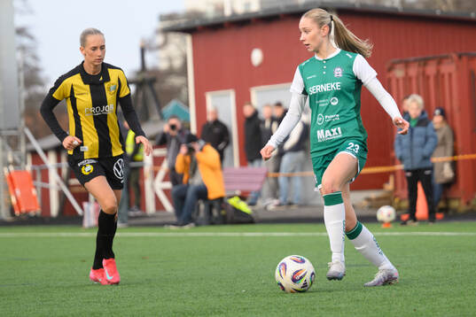 Hammarbys Ellen Wangerheim  och Alingsås Tilde Karlsson
