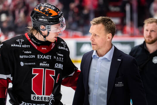 Örebros Christopher Mastomäki och Malmö Redhawks