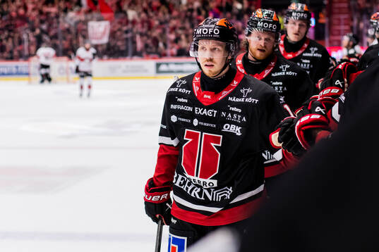 Örebros Kalle Kossila jublar vid 1-2