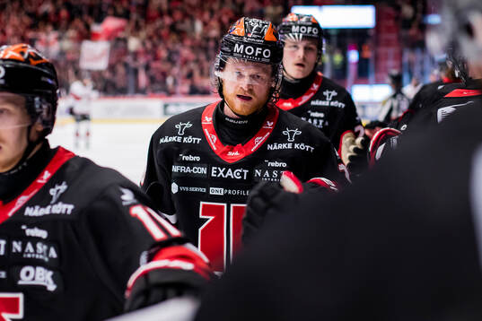 Örebros Linus Arnesson jublar vid 1-2