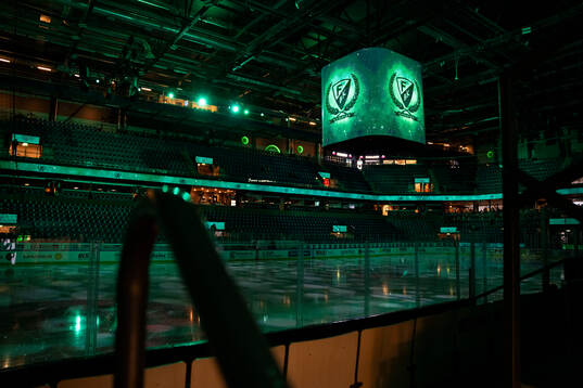 inför ishockeymatchen i SHL mellan Färjestad och HV71