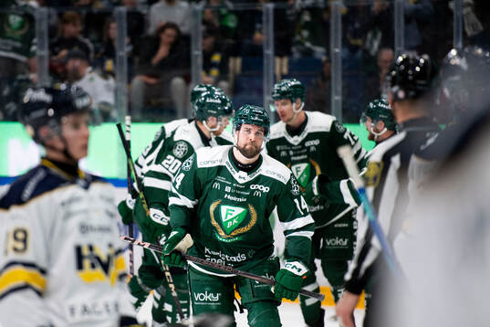 Färjestads Henrik Björklund jublar