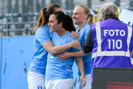 Malmö FFs  Isabella D'Aquila jublar