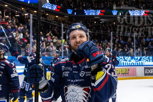 Linköpings Robin Kovacs jublar