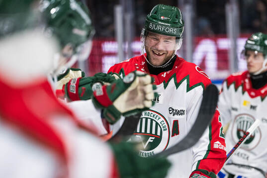 Frölundas Christian Folin jublar