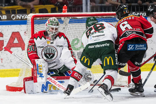 Frölundas målvakt Tobias Normann släpper in 2-2 av