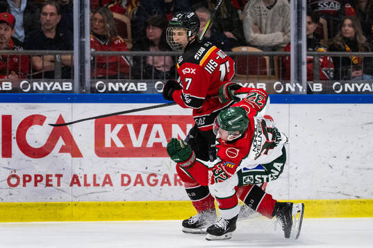Luleås Jakob Ihs Wozniak och Frölundas Noah Hasa