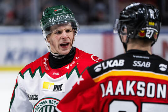 Frölundas Max Friberg och Luleås Oskari Laaksonen