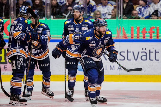 Växjös Petter Granberg och Karl Henriksson jublar