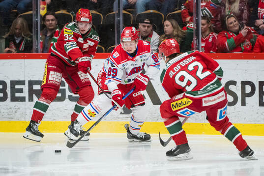 Timrås Oliver Kapanen och Modos Theodor Niederbach och