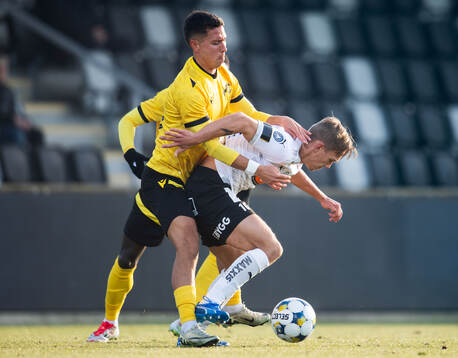 Mjällbys Nicklas Røjkjær och Häckens Pontus Dahbo