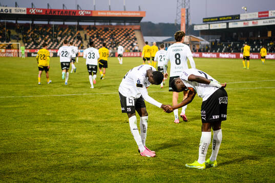 Häckens Abdoulaye Faye jublar