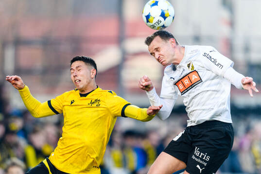 Mjällbys Nicklas Røjkjær och Häckens Marius Lode