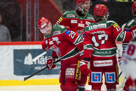 Modos Mikkel Aagaard jublar