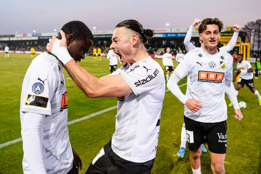 Häckens Abdoulaye Faye jublar