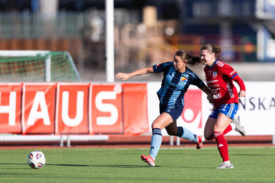 Djurgårdens Elsa Pelgander och Vittsjös Anna Haddock
