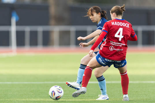 Djurgårdens Urara Watanabe och Vittsjös Anna Haddock