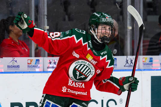 Frölundas målskytt Felicia Wikner-Zienkiewicz jublar
