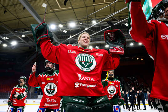 Bläddra bland fler bilder av Ishockey, SDHL, Semifinal 5, Frölunda - Brynäs