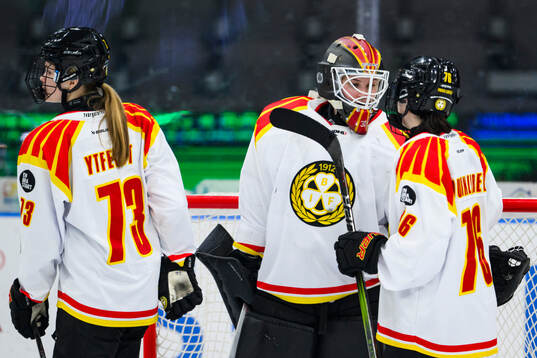 Brynäs målvakt Ena Nystrøm deppar