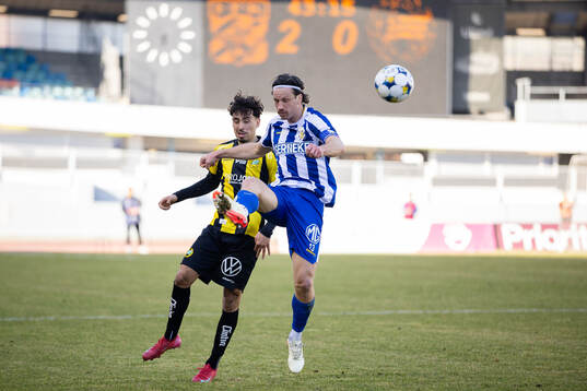 Hammarbys Sebastian Tounekti och IFK Göteborgs Gustav