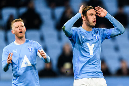 Malmö FFs Anders Christiansen och Erik Botheim deppar