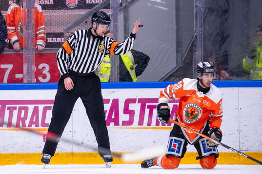 Domare Robin Forslund och Karlskronas David Karlström