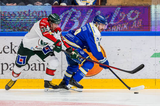 Frölundas Mikael Ruohomaa och Leksands Matt Caito