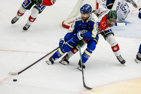 Leksands Matt Caito och Frölundas Ivar Stenberg