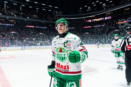Rögles Anton Bengtsson jublar