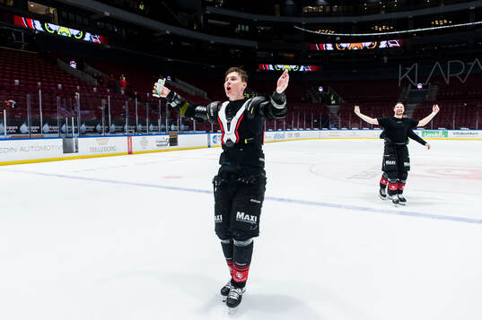Malmö Redhawks Fredrik Händemark jublar