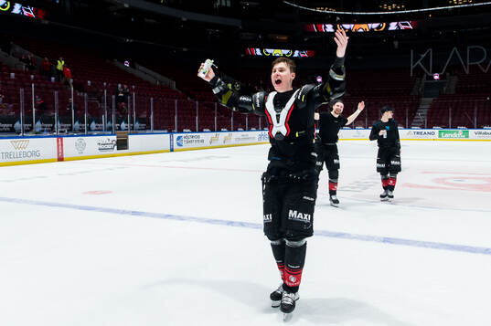Malmö Redhawks Fredrik Händemark jublar