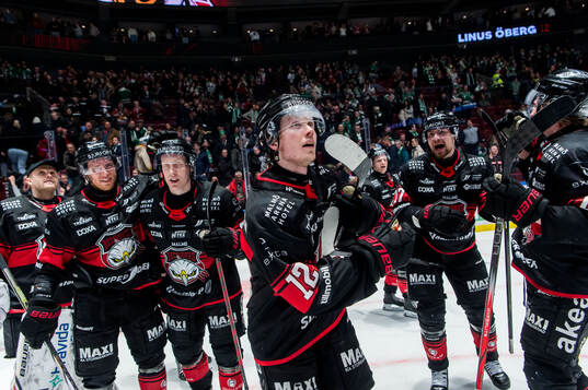 Malmö Redhawks Linus Öberg jublar