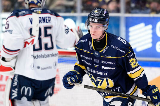 HV71s Oscar Fisker Molgaard deppar